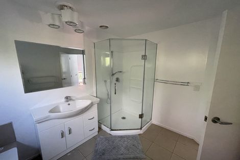 Photo of property in 941a East Coast Road, Torbay, Auckland, 0630