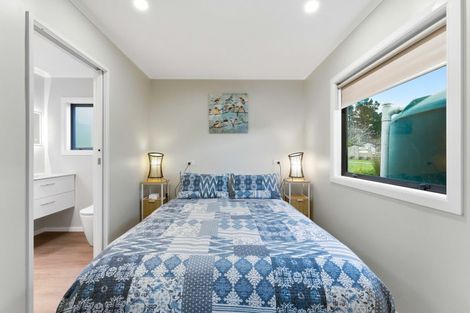 Photo of property in 28 Lakeview Street, Waihola, 9073