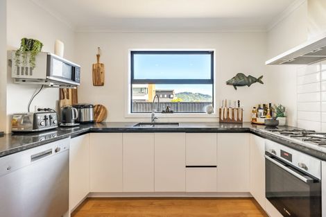 Photo of property in 123 Mawai Hakona Drive, Wallaceville, Upper Hutt, 5018