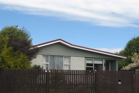 Photo of property in 17 Petries Road, Woodend, 7610