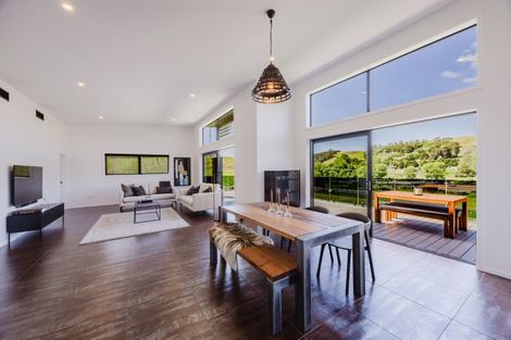 Photo of property in 4 Cemetery Road, Waipawa, 4273