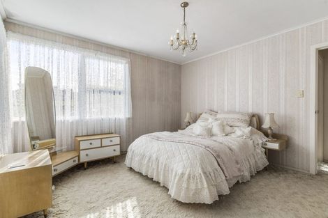 Photo of property in 11 Palmer Avenue, Glen Eden, Auckland, 0602