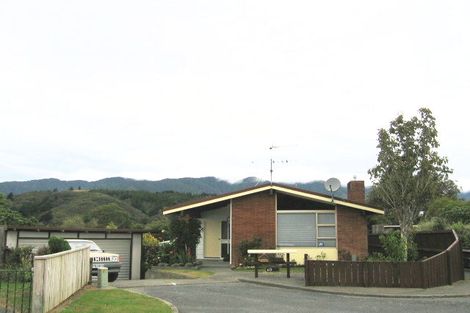 Photo of property in 60 Aniseed Grove, Timberlea, Upper Hutt, 5018