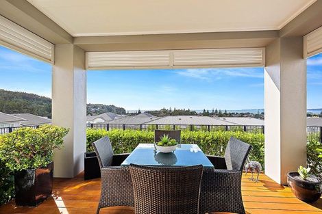 Photo of property in 2 Sunshine Terrace, Orewa, 0931