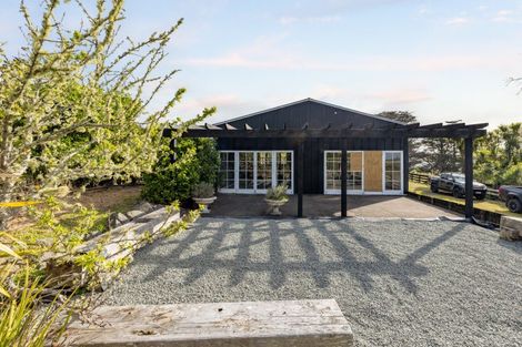 Photo of property in 140e Rodney Road, Whangateau, 0985