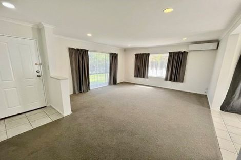 Photo of property in 4 Sandwick Drive, Weymouth, Auckland, 2103