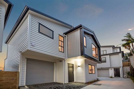 Photo of property in 33c Garadice Road, Rothesay Bay, Auckland, 0630