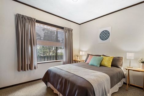 Photo of property in 2/10 Tobruk Crescent, Milford, Auckland, 0620