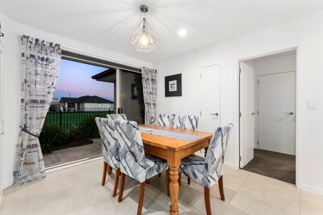 Photo of property in 77 Te Kio Crescent, Papamoa Beach, Papamoa, 3118