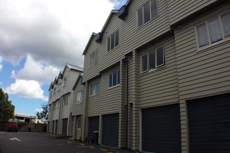 Photo of property in 7/4 Keeling Road, Henderson, Auckland, 0612