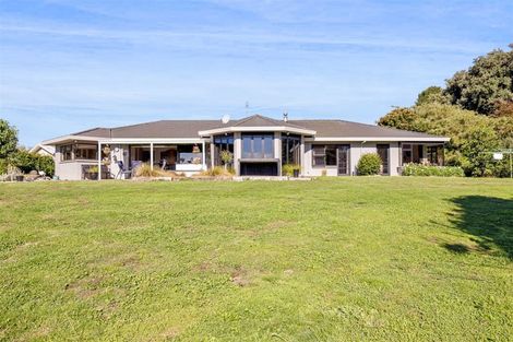 Photo of property in 1343 Devon Road, Brixton, Waitara, 4382