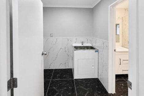 Photo of property in 37 Foxlaw Street, Randwick Park, Auckland, 2105