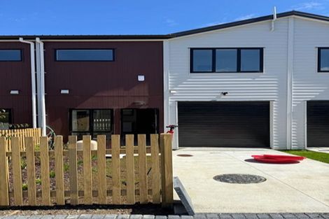 Photo of property in 14 Medallion Drive, Oteha, Auckland, 0632