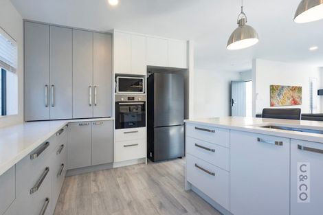 Photo of property in 54 Vinistra Road, Kumeu, 0810