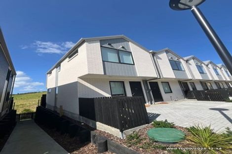 Photo of property in 8/23 Makomako Drive, Orewa, 0931