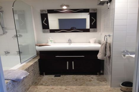 Photo of property in 8 Ocean View Terrace, Sumner, Christchurch, 8081