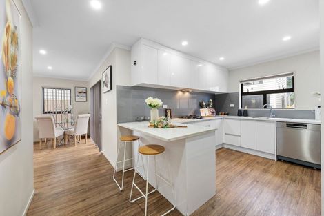 Photo of property in 102b Fitzroy Street, Papatoetoe, Auckland, 2104