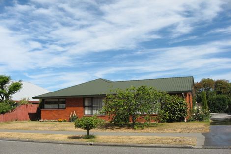 Photo of property in 154 Royal Park Drive, Parklands, Christchurch, 8083