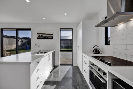 Photo of property in 27 Horoatua Street, Bell Block, New Plymouth, 4312