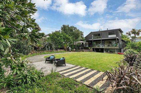 Photo of property in 28 Valhalla Drive, Beach Haven, Auckland, 0626