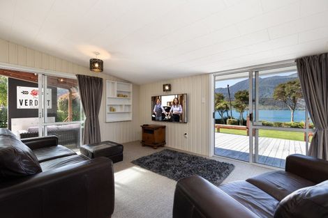 Photo of property in 25 Kamahi Road, Tennyson Inlet, Rai Valley, 7195