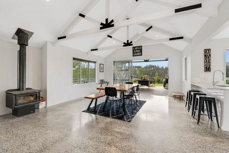 Photo of property in 2265 South Head Road, South Head, Helensville, 0874