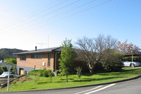 Photo of property in 80 Milton Terrace, Picton, 7220