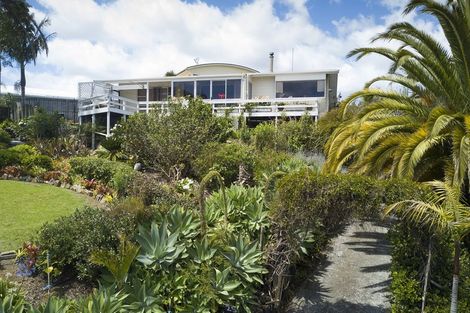 Photo of property in 25 Powells Road, Cable Bay, 0420