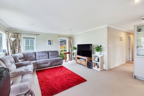 Photo of property in 11 Mural Place, Greenhithe, Auckland, 0632