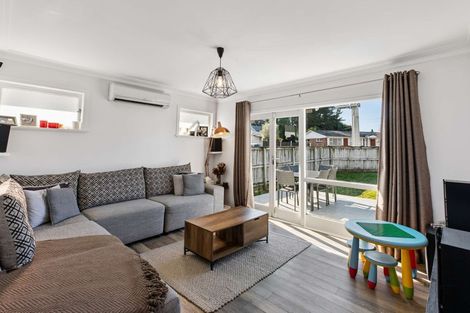 Photo of property in 10 Shirley Avenue, Papakura, 2110