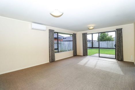 Photo of property in 17 Meridian Grove, Kelvin Grove, Palmerston North, 4414