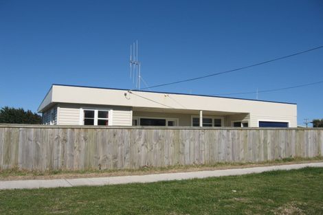 Photo of property in 6 Himatangi Street, Himatangi Beach, Foxton, 4891