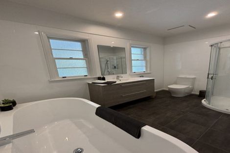 Photo of property in 27 Phoenix Avenue, Hokowhitu, Palmerston North, 4410