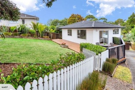 Photo of property in 12 Topliss Drive, Northcross, Auckland, 0632