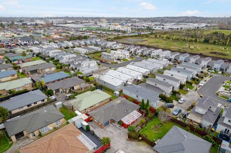 Photo of property in 98a Manuroa Road, Takanini, 2112