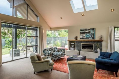 Photo of property in 374 Muritai Road, Eastbourne, Lower Hutt, 5013