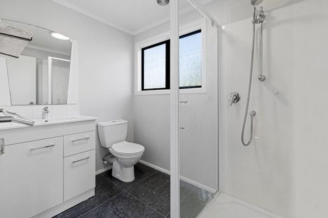 Photo of property in 2/8 Leven Lane, Totara Heights, Auckland, 2105