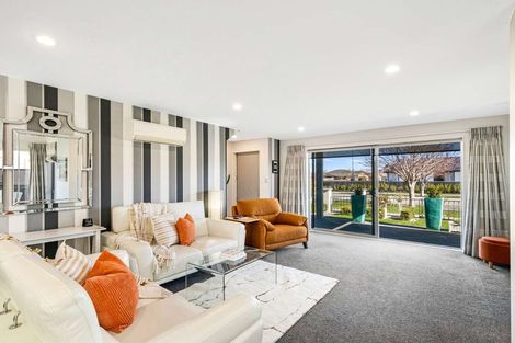 Photo of property in 4 Solander Road, Pegasus, 7612