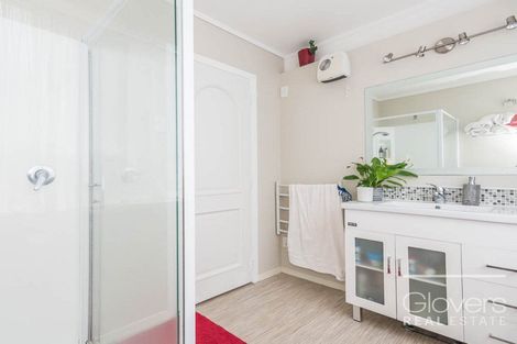 Photo of property in 28 Puketaha Road, Swanson, Auckland, 0816