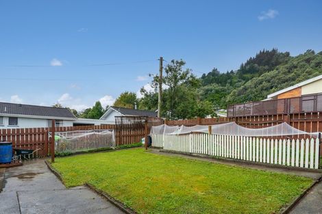 Photo of property in 122 Waikawa Road, Picton, 7220