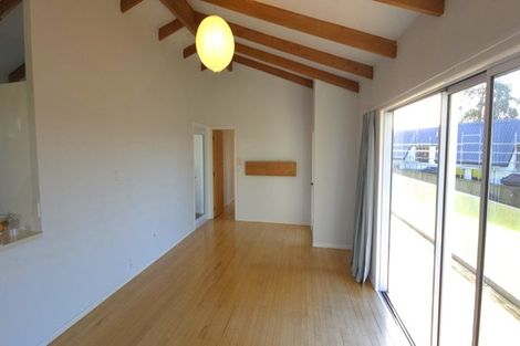 Photo of property in 5 Paulange Place, Pakuranga Heights, Auckland, 2010