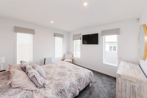 Photo of property in 23 Vaucluse Heights, Fitzherbert, Palmerston North, 4410