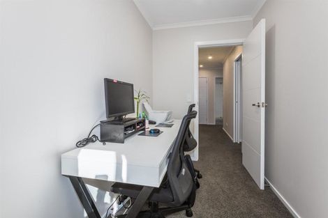 Photo of property in 14 Kaiaho Close, Aotea, Porirua, 5024