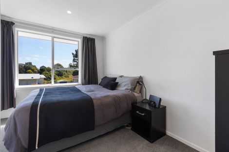 Photo of property in 5 Brixham Place, Merrilands, New Plymouth, 4312