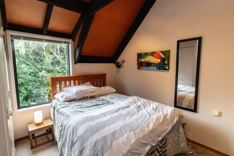 Photo of property in 2a Pitoitoi Road, Days Bay, Lower Hutt, 5013