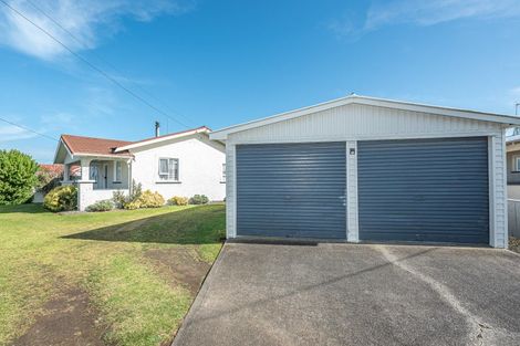 Photo of property in 16 Central Avenue, Gonville, Whanganui, 4501