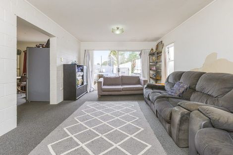 Photo of property in 17 Fernleigh Avenue, Waiuku, 2123