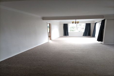 Photo of property in 136 Wyndham Road, Pinehaven, Upper Hutt, 5019