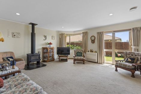 Photo of property in 37 Karina Crescent, Redwoodtown, Blenheim, 7201