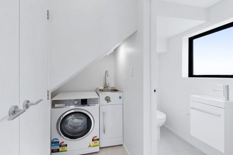 Photo of property in 2/39 Heywood Terrace, Richmond, Christchurch, 8013